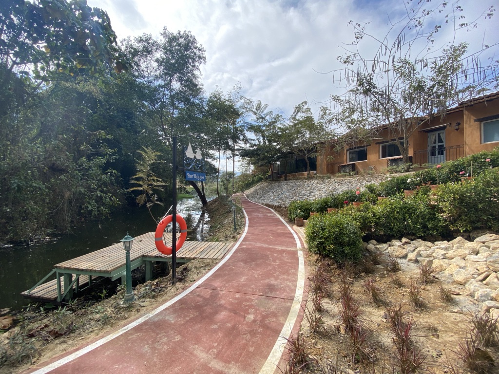 UNADJUSTEDNONRAW_thumb_9b59